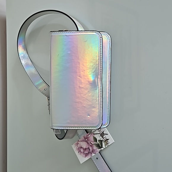 Kensie Silver Iridescent 2 in 1 Belt Bag NWT - Picture 1 of 6